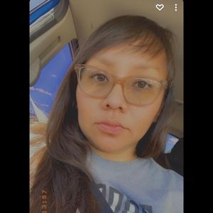 Meet your Posher, Monique